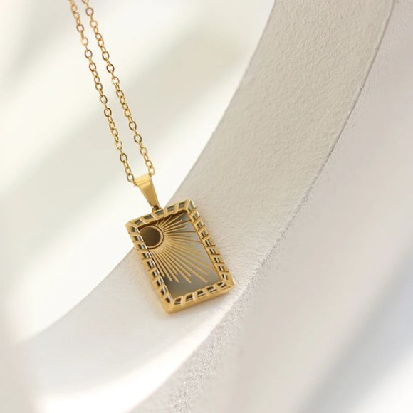 Sun Pendant Necklace 18K Gold Plated - Picture 5 of 9